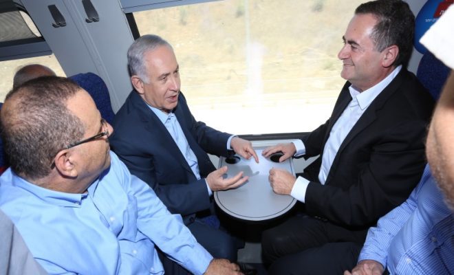 ראש הממשלה, בנימין נתניהו ושר התחבורה והמודיעין, ישראל כץ משיקים את הנסיעה הראשונה של קו הרכבת החדש לכרמיאל