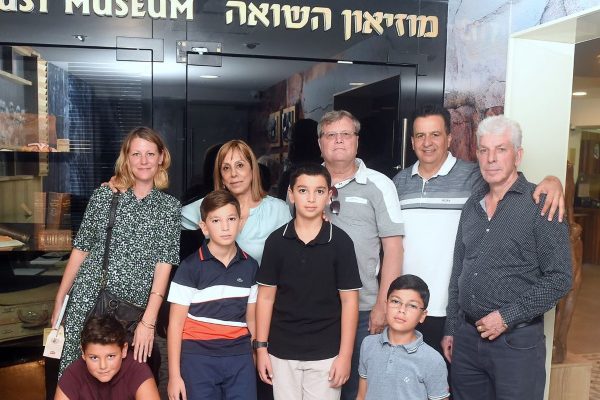 ביקורה המרגש של הגב' עובדיה בעמותת "יד עזר לחבר"