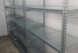 מדפי מתכת להרכבה עצמית